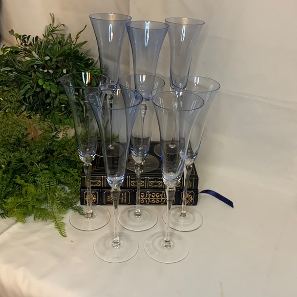 Set of 8 amazing POTTERY BARN pale blue glass champaign flutes / glasses